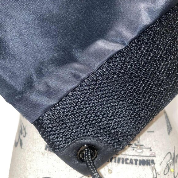 LULULEMON In A Cinch Back Pack – NEW WITH TAG – Black - Picture 6 of 12